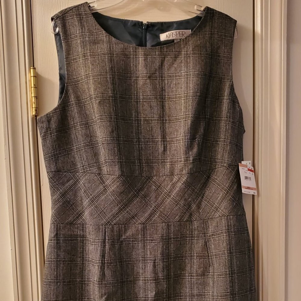 Sheath sleeveless dress